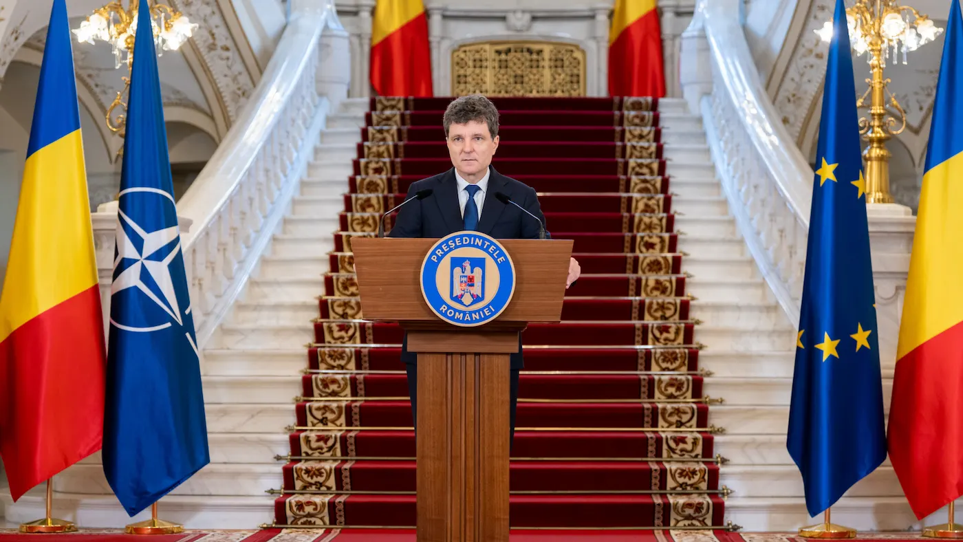 România la Răscruce: Despre Guvernul Tomac, Puterea Fără Majoritate și Arta de a Guverna în Vid